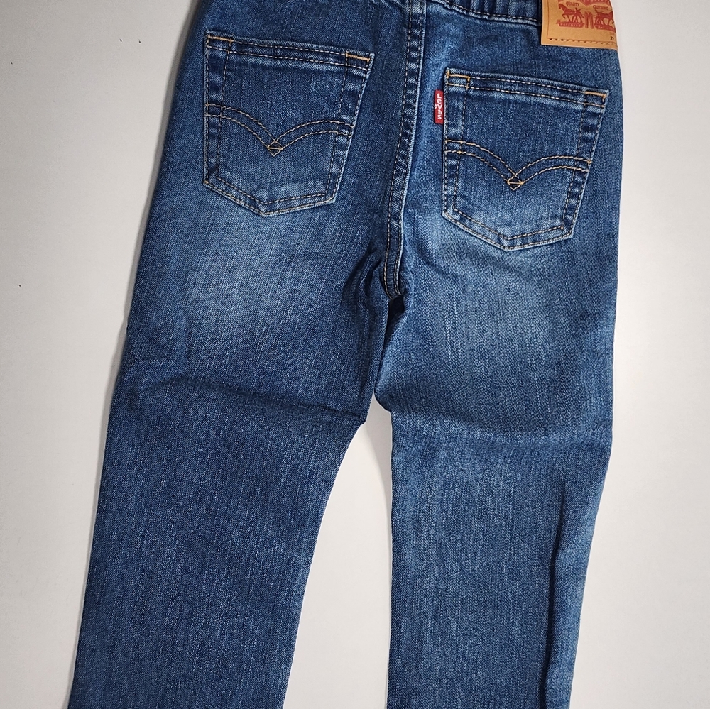 Levi's - Picture 3 of 7